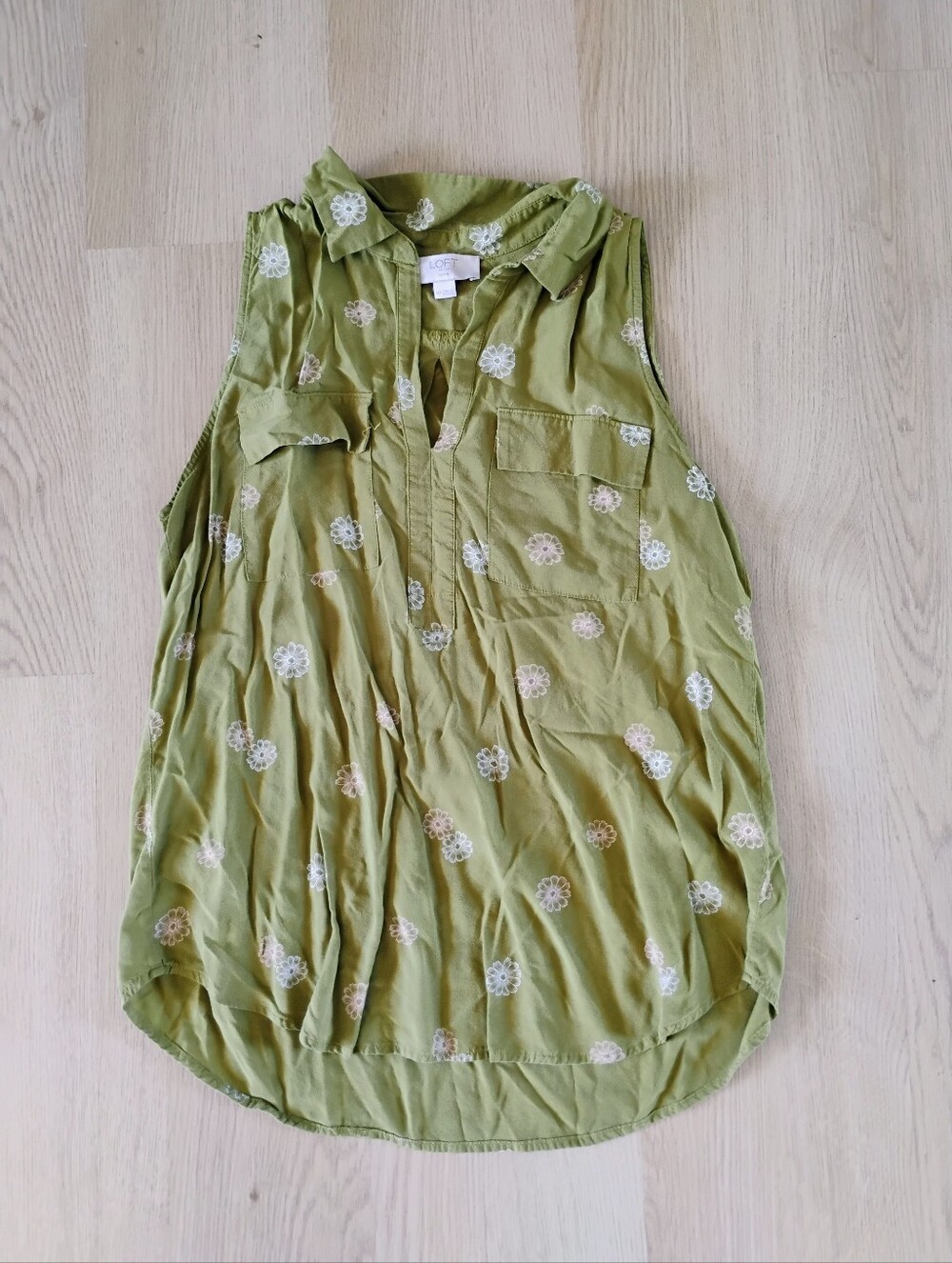 LOFT Olive Green Sleeveless Floral Button-Front Camisole